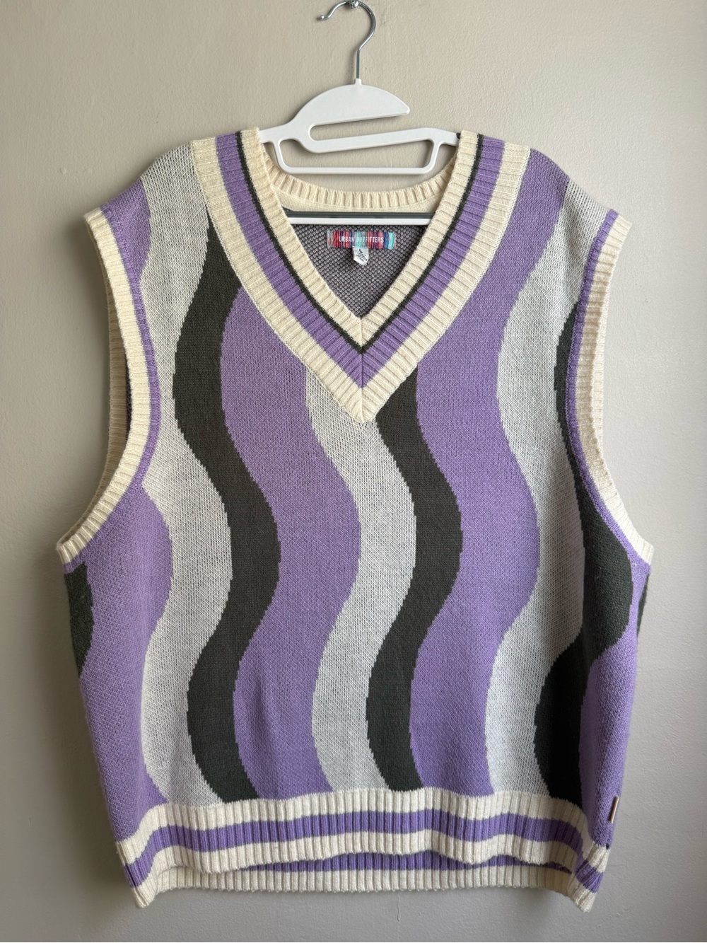 Urban Outfitters Abstract Wave Sweater Vest Size Large Purple Cream Y2K Grunge